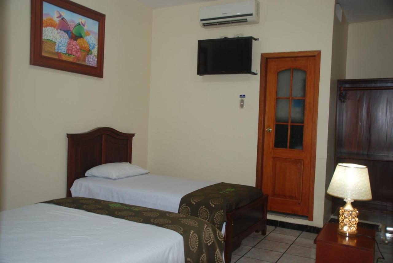 D’ Ruiz Hotel Quevedo Exterior foto