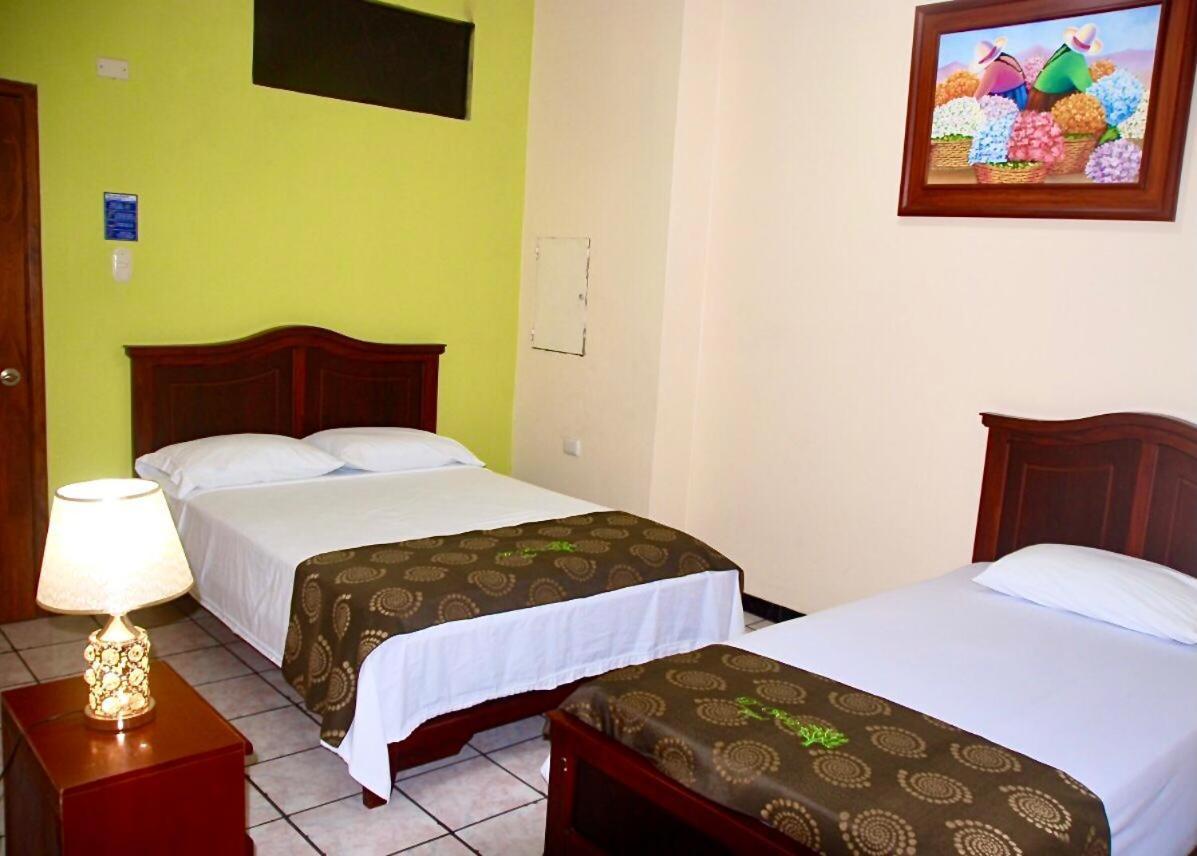 D’ Ruiz Hotel Quevedo Exterior foto
